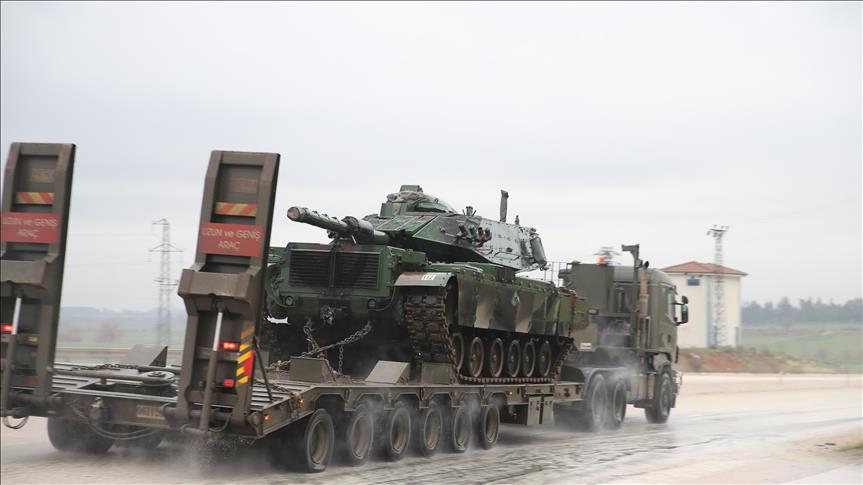 Турция стягивает танки на границу с Сирией 