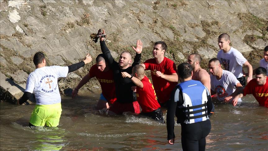 Besimtarët ortodoks në Maqedoni festojnë Ditën e “Ujit të Bekuar”
