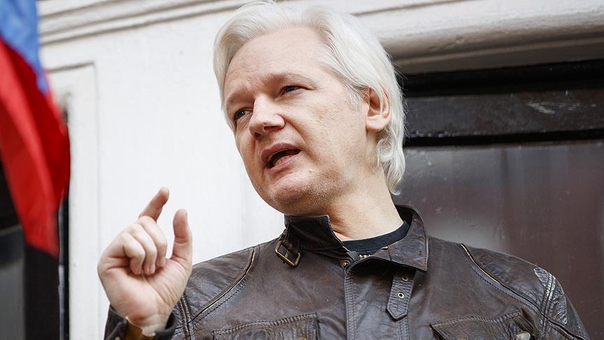 Pendiri WikiLeaks kritik penghargaan fake news Trump