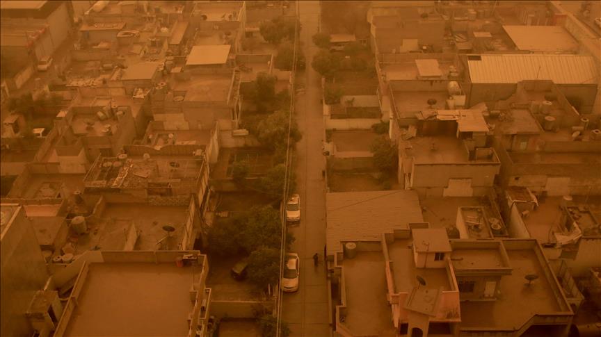 Zbog pješčane oluje obustavljen rad državnih institucija u iranskom gradu