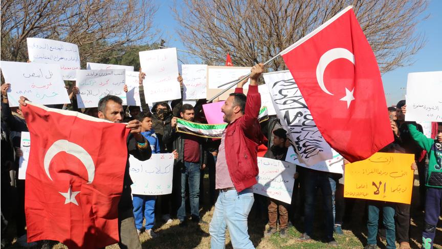Suriye sınırında PYD/PKK protestosu