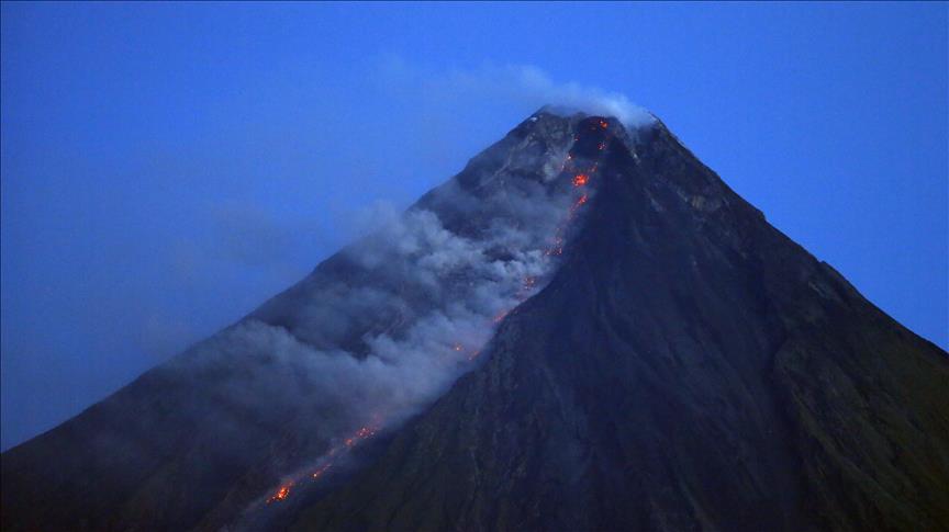 Filipini: Zbog nepredvidivosti vulkana Mayon evakuisano 27.000 osoba 