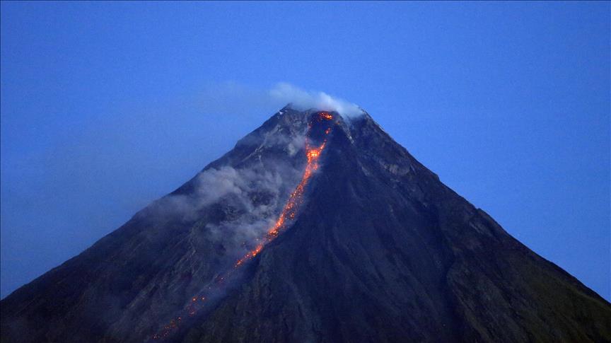 Aktivizimi i vullkanit Mayon në Filipine, evakuohen 27.000 persona