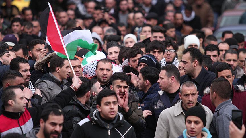 İsrail hapishanesinde hayatını kaybeden Filistinli defnedildi