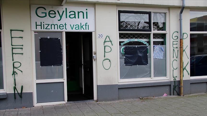 PYD/PKK supporters attack mosque in Netherlands