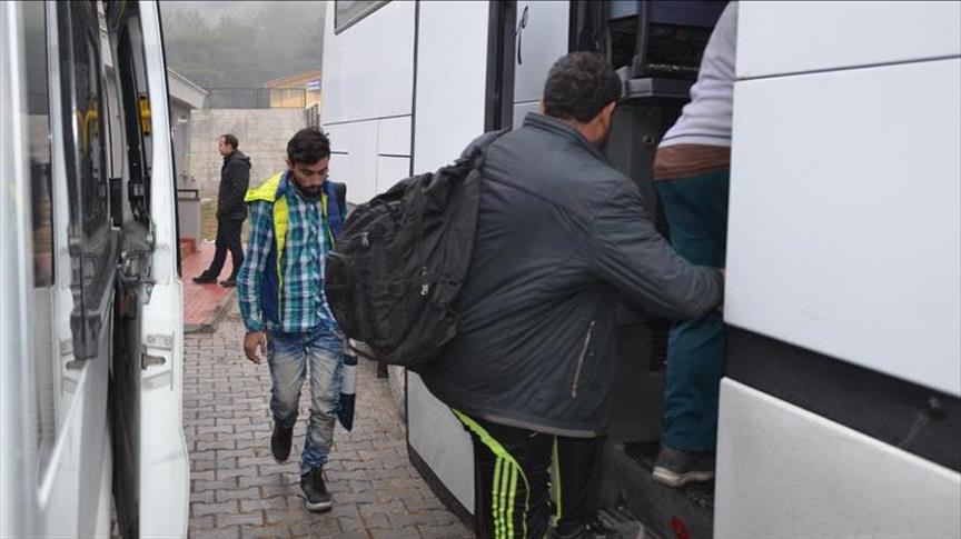 33 illegal migrants injured in East Turkey bus accident