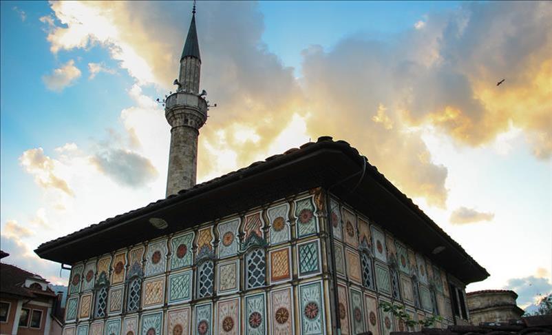 Ограбена „Шарената џамија" во Тетово
