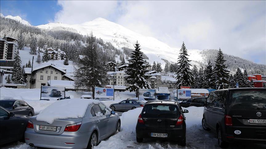Snježna oluja u Švicarskoj: U zimovalištu u Zermattu zarobljeno 9.000 turista