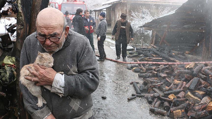 Evi yanan Ali Dede yeniden hastaneye kaldırıldı