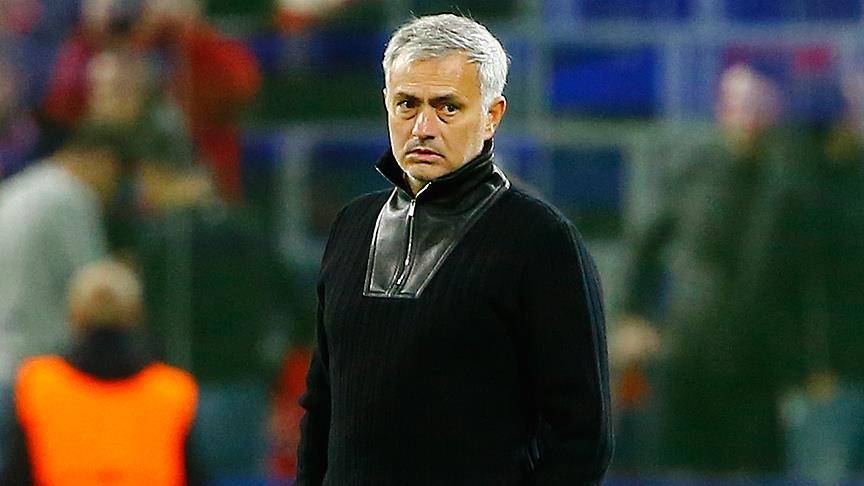Manchester United Mourinho'nun sözleşmesini uzattı