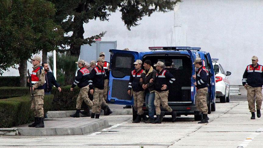 Tankları gören PYD'liler kaçış yolu aramış