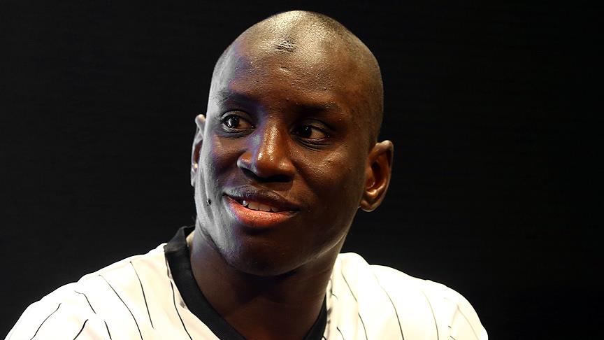 Göztepe, Demba Ba ile görüşecek