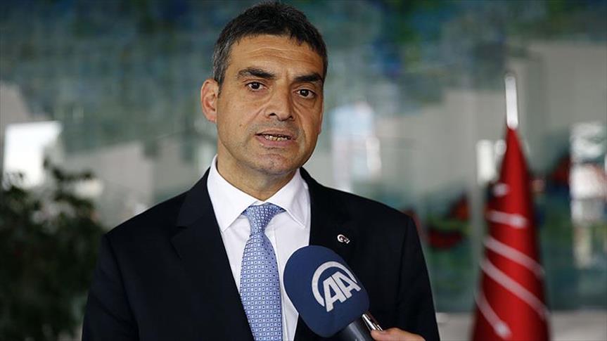 Umut Oran'dan Sosyalist Enternasyonel'e tepki istifası 