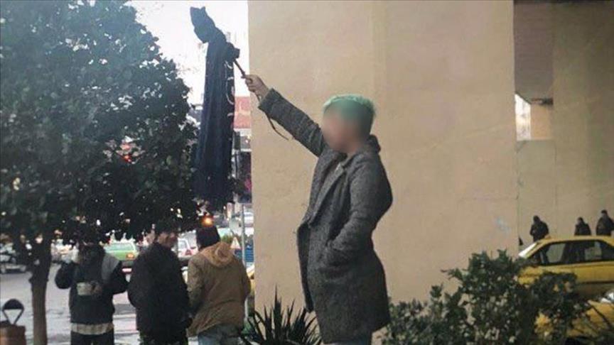گسترش اعتراضات زنان ایرانی  به حجاب اجباری
