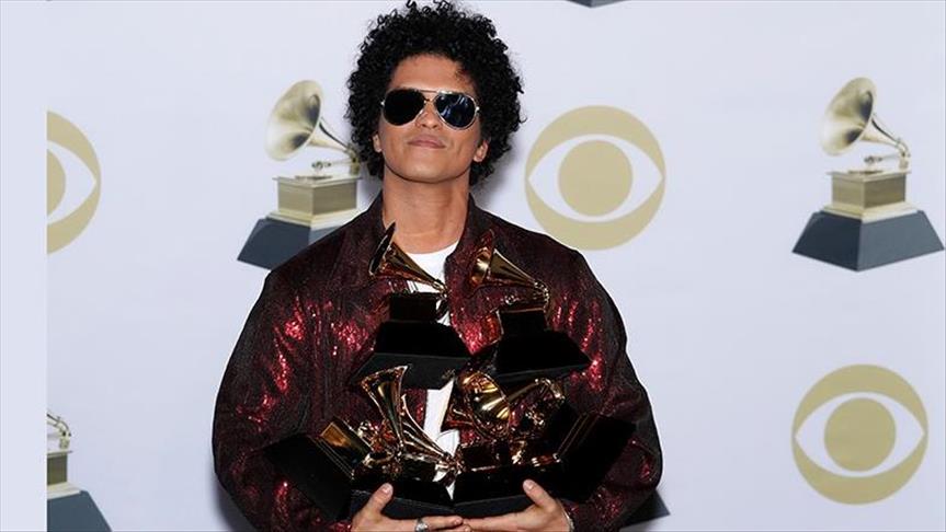 Bruno Mars se llevó el Grammy a mejor canción y álbum del año