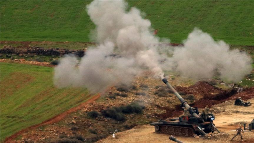 Opération Rameau d'olivier: L'artillerie turque bombarde la montagne Darmik à Afrin