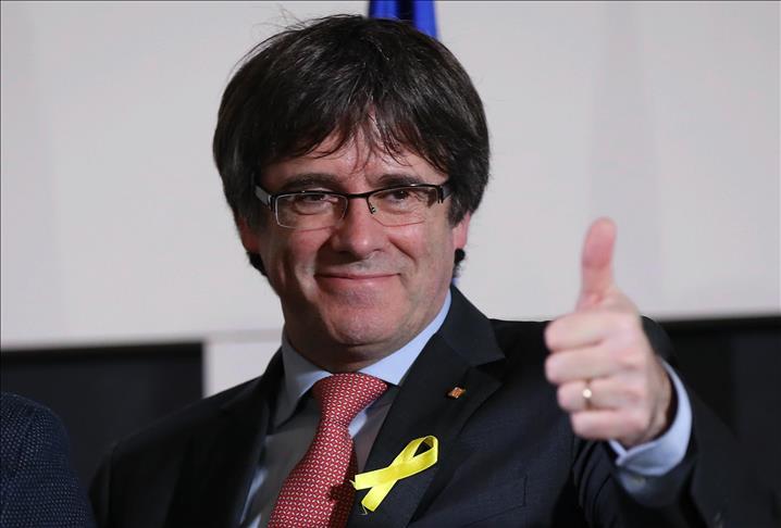 Depuesto líder catalán anuncia un Gobierno desde el exilio
