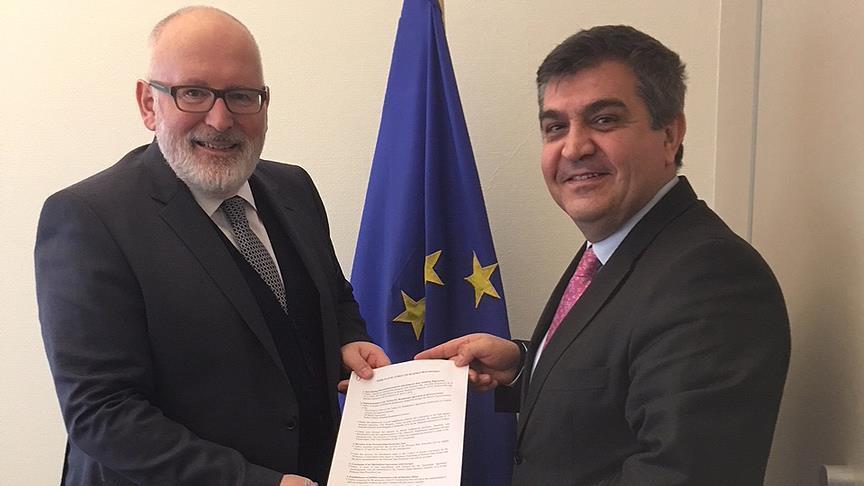 La Turquie remet à l'UE son plan de travail sur la levée des visas pour les ressortissants turcs