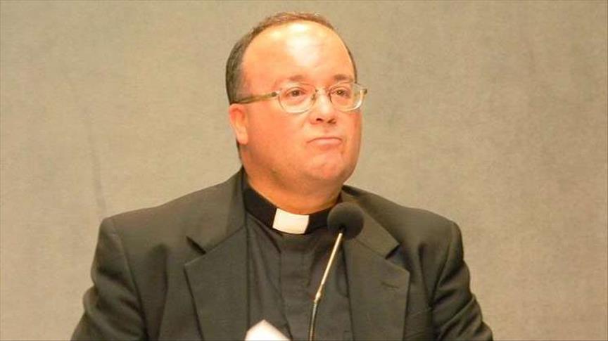 Enviado del Vaticano entrevistará en persona a víctima de sacerdote chileno