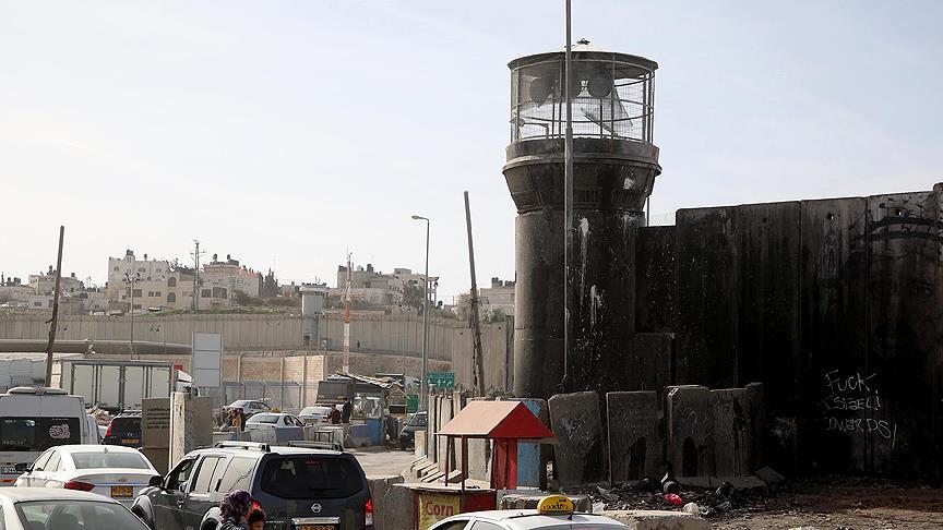 İsrail'in duvarları Filistinlileri birbirinden ayırıyor
