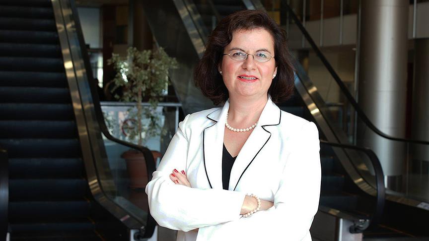 Uzay Yolu dizisinden etkilenip bilim kadını oldu