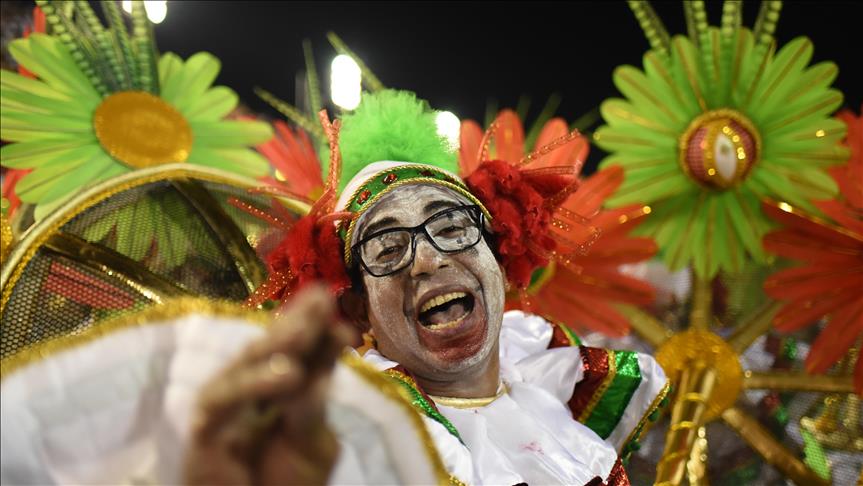 Brésil: Rio célèbre le Carnaval sans son Maire
