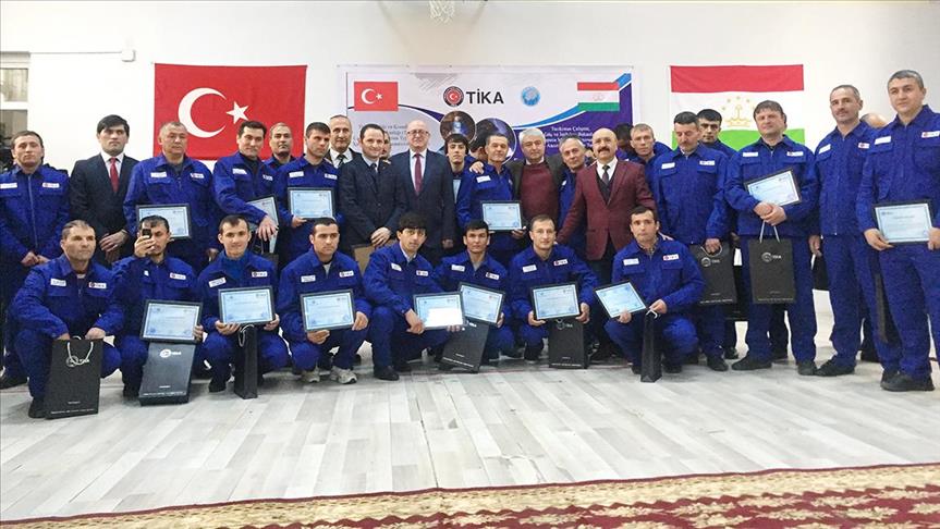 Turkish agency trains over 800 Tajiks in welding