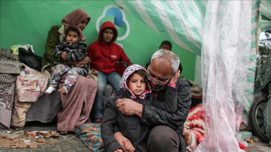 Blokada Gaze dovela do siromaštva: Višečlane porodice žive u šatorima