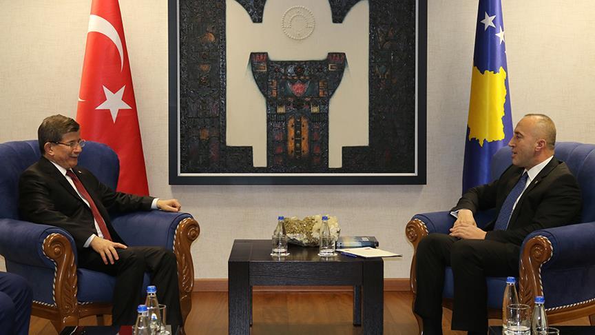 Kosova Başbakanı Haradinaj, Eski Başbakan Davutoğlu'nu kabul etti