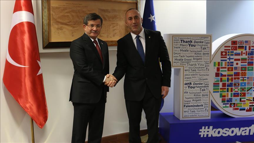 Косово: Премиерот Харадинај се состана со Ахмет Давутоглу