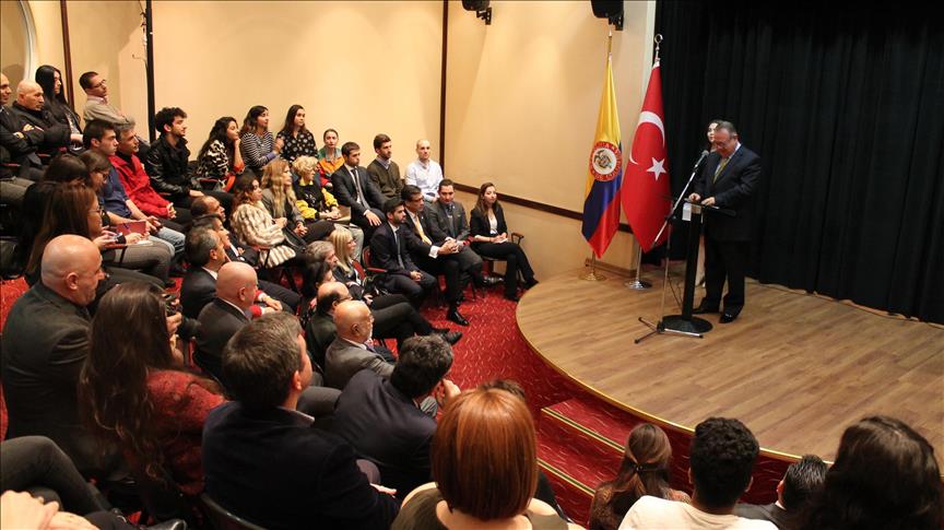 El embajador de Colombia en Turquía lanzó su libro De tripas corazón