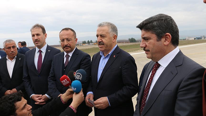 Bakan Arslan Siirt Havalimanı'nda incelemelerde bulundu
