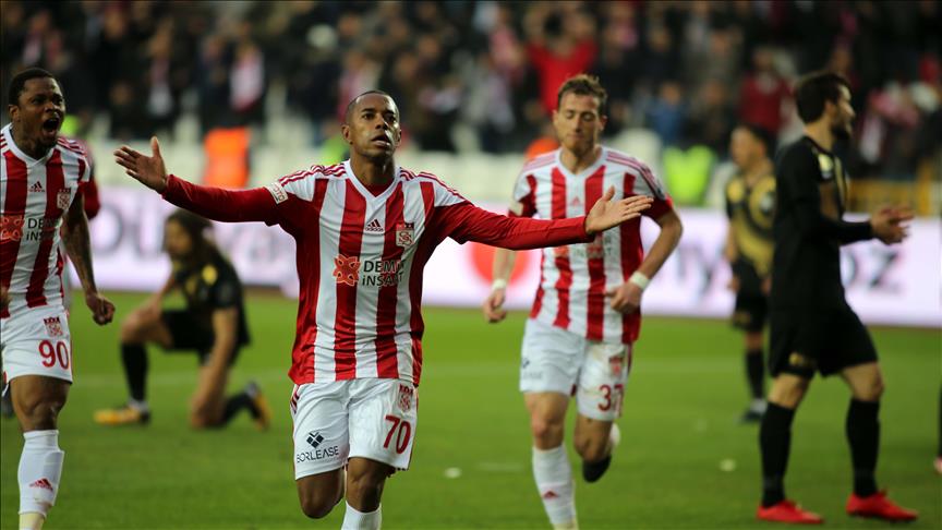 Foot - Turquie / Süper Lig - 22ème j. Sivasspor et Robinho enfoncent Osmanlıspor (3-2)