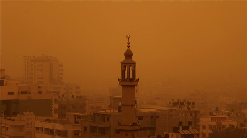 Fuerte tormenta de arena golpea Arabia Saudita