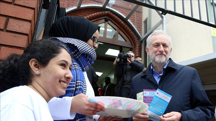 North London Mosque opens to visitors