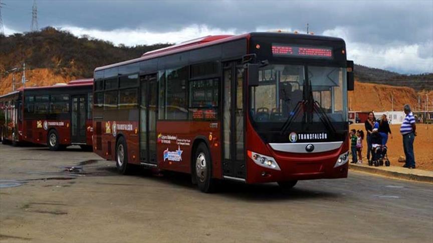Venezuela: aumentan en un 100% el pasaje de bus en Caracas
