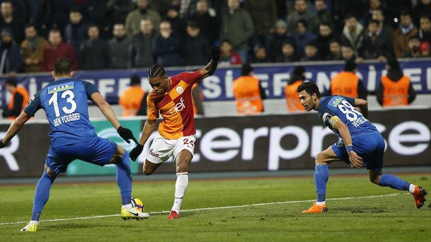 Galatasaray tergeser dari puncak klasemen liga Turki