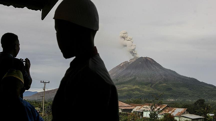 Eruptirao vulkan Sinabung u Indoneziji