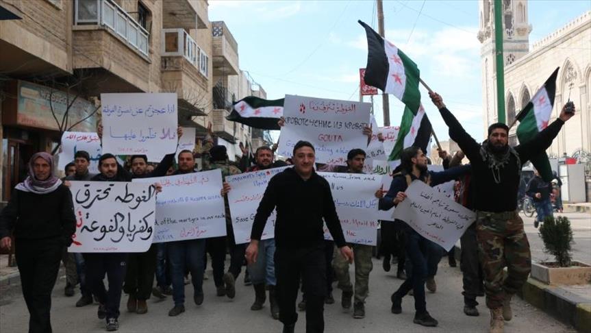 مظاهرة في إدلب احتجاجا على حصار الغوطة الشرقية وقصفها 