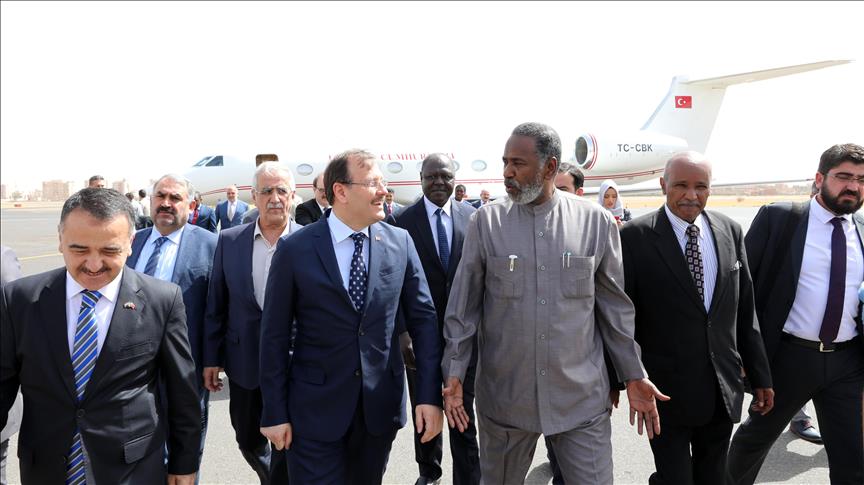 Le vice-Premier ministre turc arrive à Khartoum 