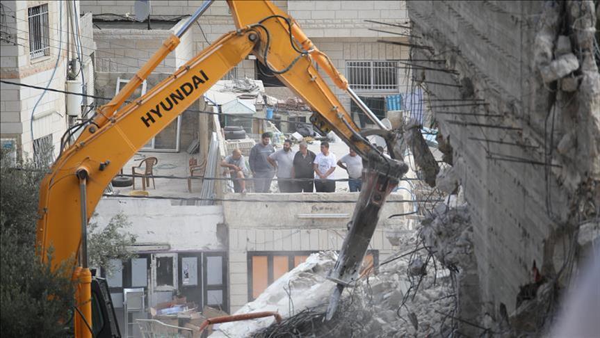 تخریب خانه یکی از فلسطینیان توسط نظامیان اسرائیل
