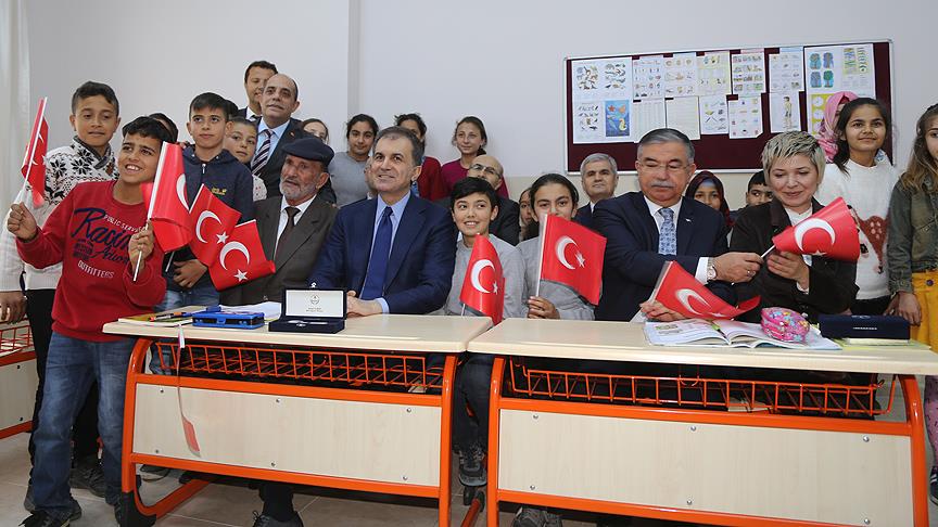 AB Bakanı ve Başmüzakereci Çelik: Mehmetçik'in kahramanlığı çocukların rahatça okuması için