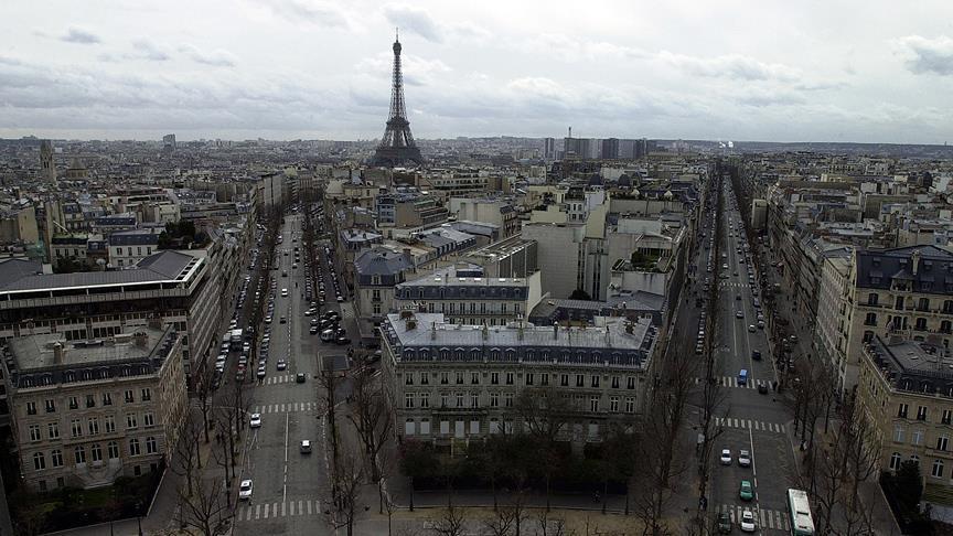 Parisi numëron rreth 3.000 të pastrehë