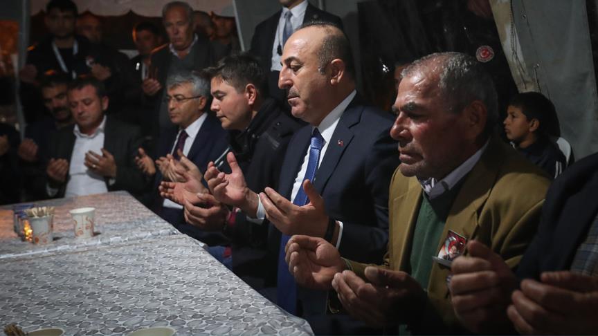 Dışişleri Bakanı Çavuşoğlu'ndan şehit evine taziye ziyareti 