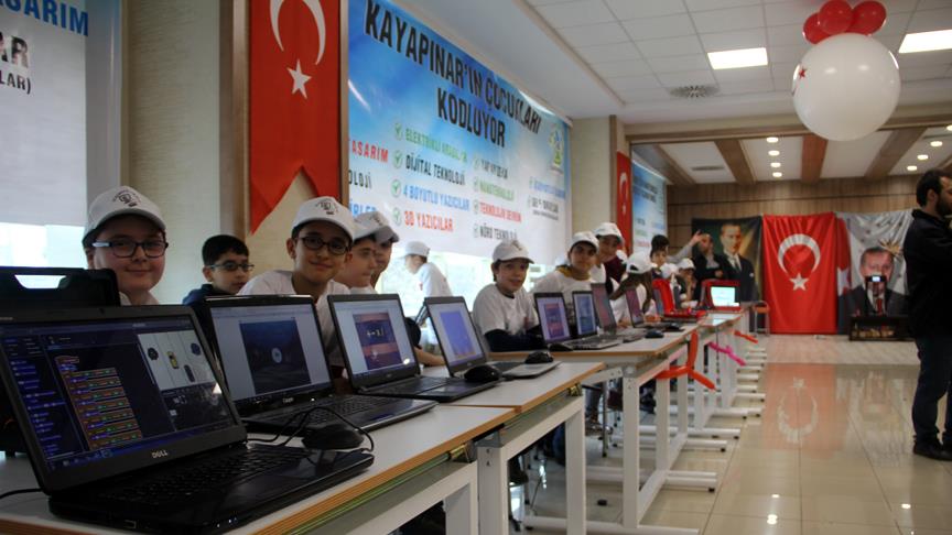 Diyarbakırlı öğrenciler teknolojiyle buluşturuluyor
