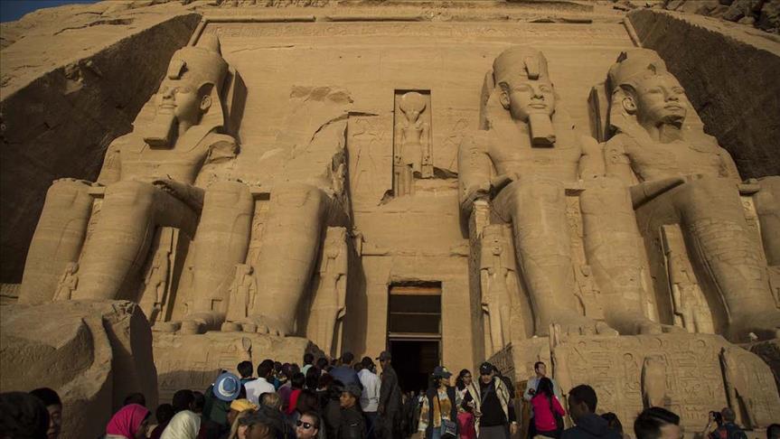 Fenomena cahaya matahari di Kuil Firaun Ramses II