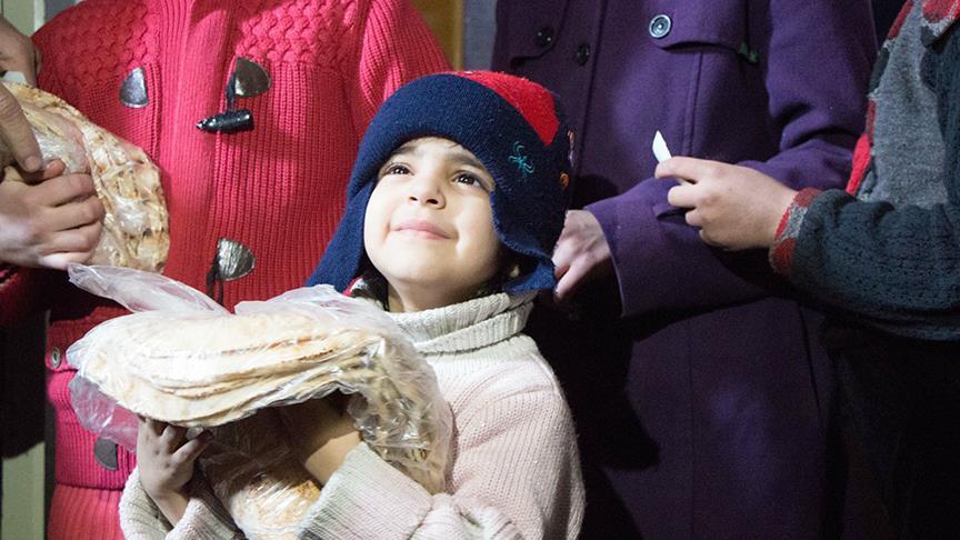 Ihh Dogu Guta Daki Ailelere Yemek Yardimi Baslatti