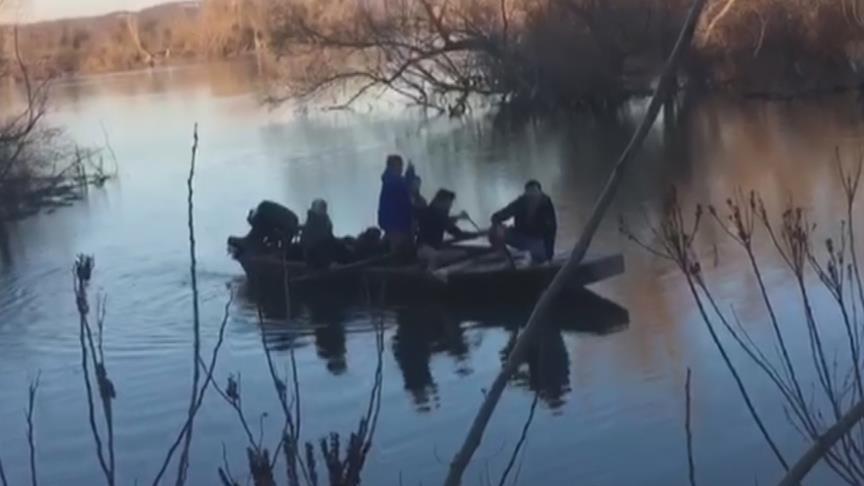 Greece leaves 29 migrants stranded in Meric River