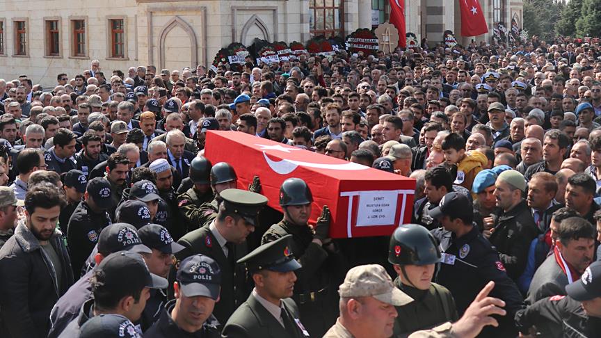 Şehitler son yolculuklarına uğurlandı