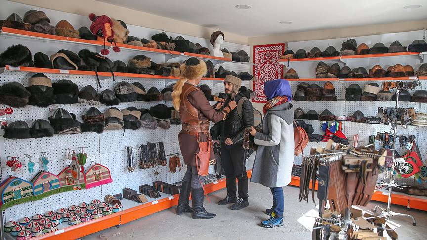 Kırgız Türklerince üretilen 'börkler'e talep arttı